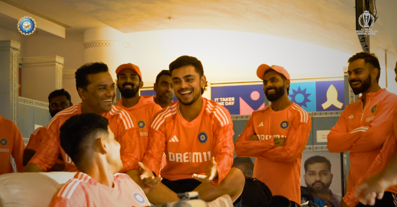BCCI's tweet photo. LIGHTS OUT in Lucknow 🏟️

This Post-match medal ceremony was LIT(erally) Bigger &amp; Brighter 🔆

Presenting a visual spectacle 🤩

#TeamIndia | #INDvENG | #CWC23 | #MenInBlue

WATCH 🎥🔽 - By @28anand