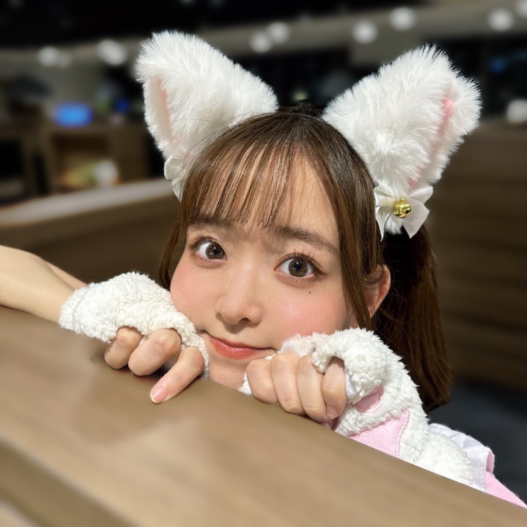 どうも🐈‍⬛
あの日君が助けた猫です💕
土砂降りだったのに傘だけ置いて帰ってった恨み晴らしに来ました☺️ 🔪
.
“Blink if you need help”
Me: