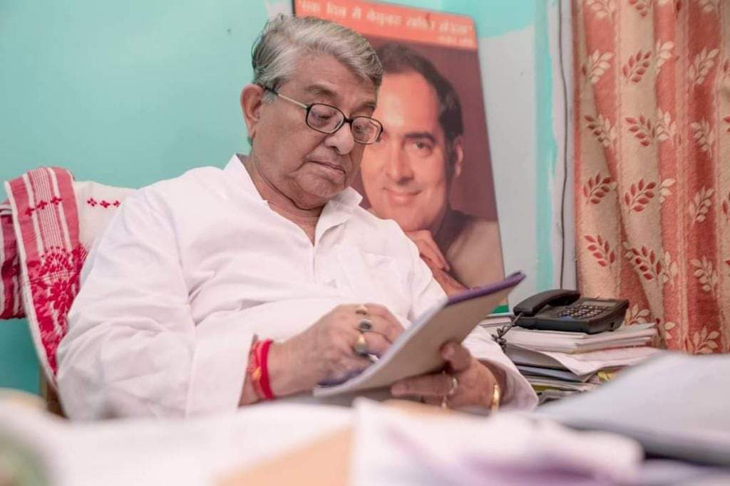 MPAbdulKhaleque's tweet photo. Treasurer of @INCAssam , 5 time MLA, former Minister Shri Sarat Barkataki is no more . His demise is great loss to the Assam state in general, Congress party in particular. My deepest condolences and prayers. https://t.co/igjIOhdoKJ