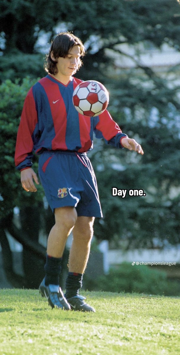 The little boy from Rosario 💫 
#ChampionsLeague #UCL #Messi𓃵