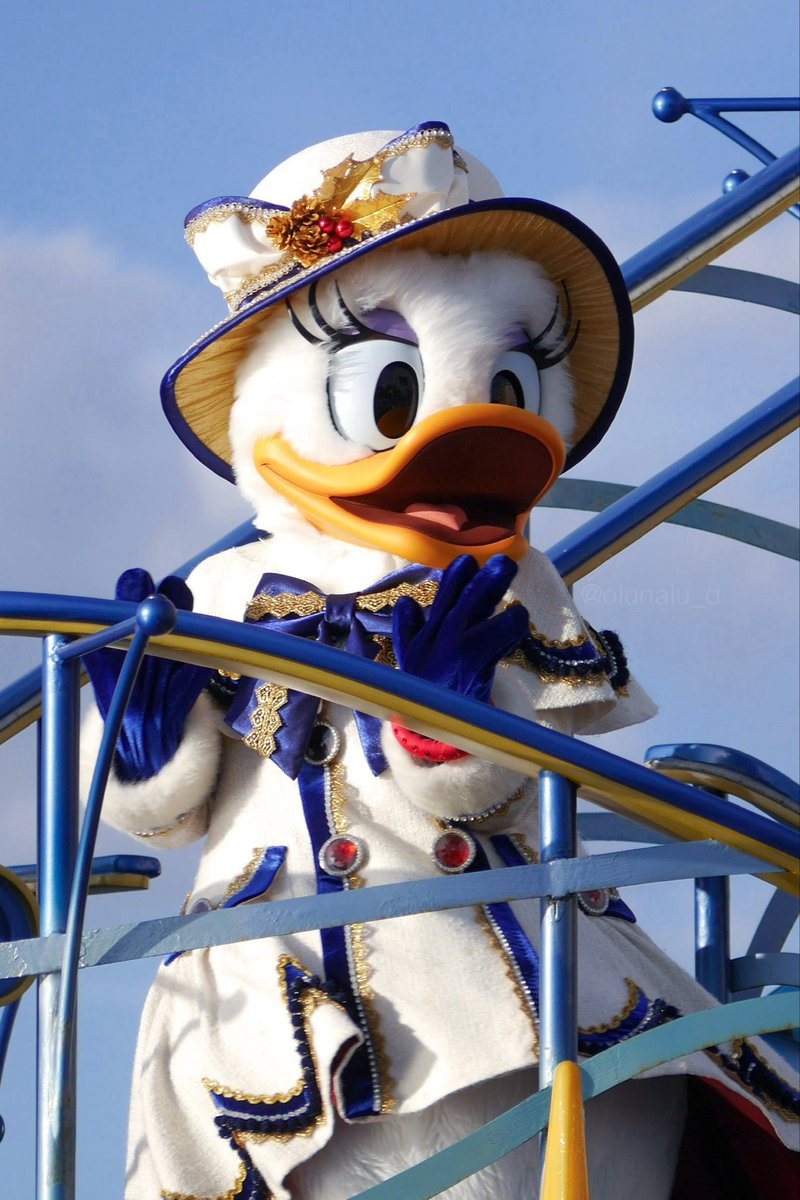 なる tweet media