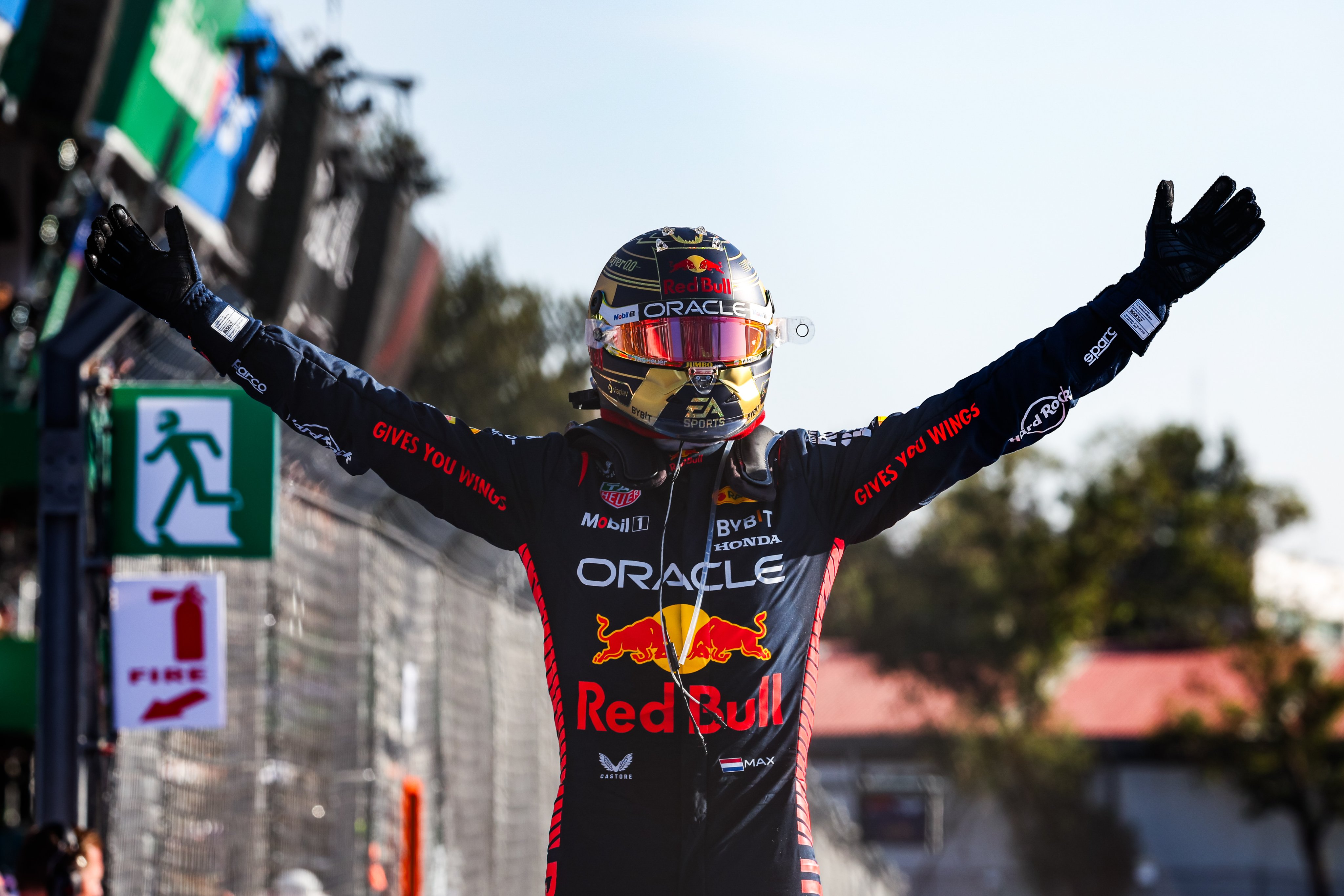 F1 - Verstappen sets new record with 16th win of season in Mexico ahead of  Hamilton and Leclerc