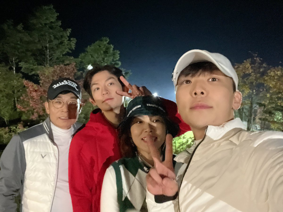 AlphaBAT_JIN's tweet photo. 👏🏌🏻😍 https://t.co/jgwftQ87XS