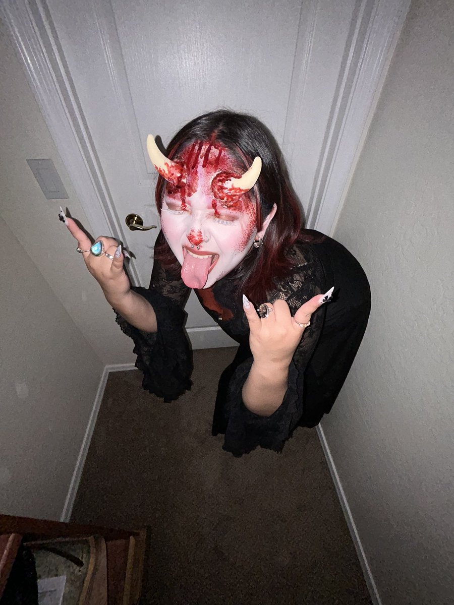 slippyeel00's tweet photo. decided to take a break from being the most perfect angel https://t.co/j8muRPiIaq