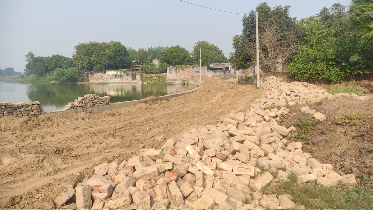 HitkariAjay's tweet photo. @dmbulandshahr @MlaShikarpur @DrAntulTeotia @UPGovt आदरणीय जी ग्राम रंगपुर में चल रहे विकास कार्य में लोगों को काफी दिक्कतों का सामना करना पड़ रहा है। गांव का पानी पूरी तरह नालियों में रुका हुआ है लेकिन इसके बावजूद भी अभी तक रास्ते का कार्य बहुत ज्यादा ढीला चल रहा है। (1) https://t.co/elYHc3vOPa