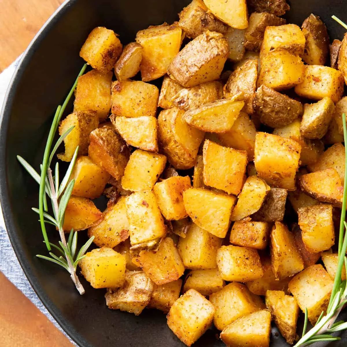 BeamingBaker's tweet photo. No breakfast is complete without some potatoes! 

Crispy Breakfast Potatoes  
Recipe: https://t.co/J72zrp9Dgw https://t.co/hIhrThM5ut