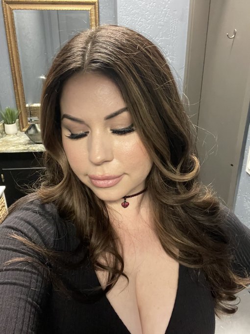 Last night☺️😘 https://t.co/V4WllOH2Pg