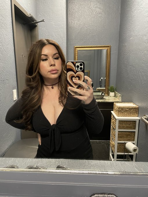 Last night☺️😘 https://t.co/V4WllOH2Pg