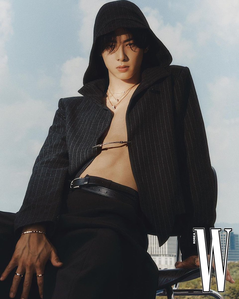 kchartsmaster's tweet photo. Cha Eunwoo for W Korea. https://t.co/VB3NKj6o3L