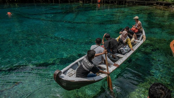 #Foto Sulawesi Tengah memiliki sebuah wisata alam tersembunyi yang berlokasi di Kabupaten Banggai Kepulauan. Nama obyek wisata alam ini adalah Danau Paisupok.

>> dtk.id/NvsWda

#SulawesiTengah #DanauPaisupok #detiktravel