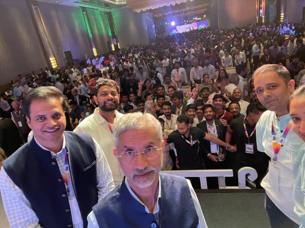 idea_mp's tweet photo. #selfiewithhaishankarje
#picoftheevent https://t.co/wkohrOvQx2
