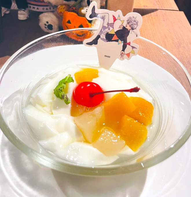 今日は1人でカリスマ～ ハロウィンスイーツをふみやに与えた