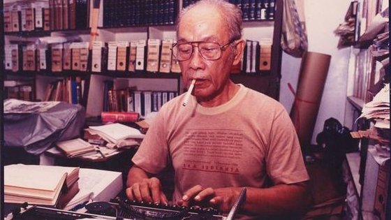 ❝Jangan jadi penakut! Sebab yang penakut, besok lusa akan jadi pengkhianat temannya sendiri. Jangan penakut! Sumber kekacauan adalah orang-orang yang penakut....❞

― Pramoedya Ananta Toer