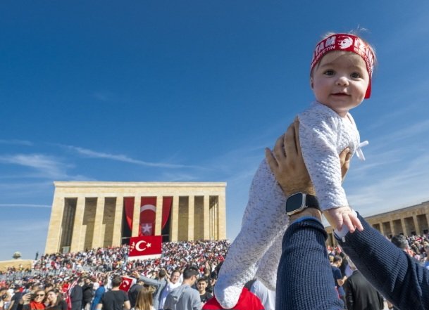 Günaydınlar Millet ☕️☕️
Yeni hafta da hersey gönlünüzce olsun 🙏🙏
Atatürk'ü cumhuriyeti 
Silmeye ne gücünüz nede ömrünüz yeter 
#günaydın #pazartesi #100yıllıkgurur #100yaşında