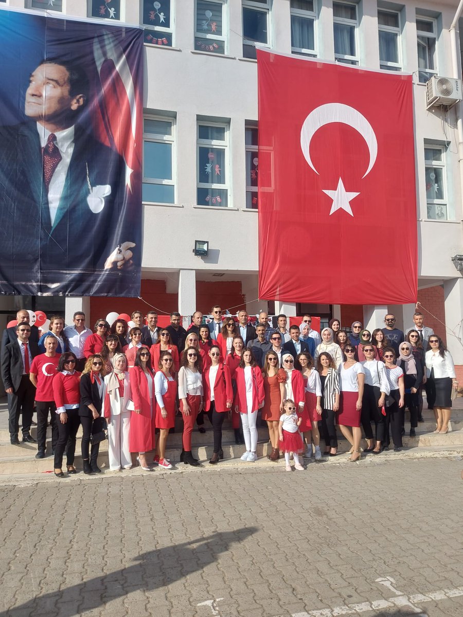 Yer gök al bayrak olsun.🇹🇷
Cumhuriyetimizin  💯.  yılı, #TürkiyeYüzyılı Okulumuzda büyük coşkuyla kutlandı.
Nice Yüzyıllara #CumhuriyetimizinYüzüncüYılıKutluOlsun 
#Cumhuriyet100Yaşında
<a href="/Yusuf__Tekin/">Yusuf Tekin</a>