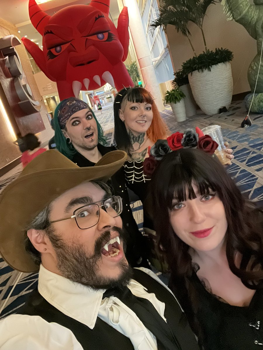 NeroTheHero13's tweet image. Selfies from our Halloween trip! Having a blast so far! 
#HHN2023 #SpookyEmpire #SpookySquad #whatwedointheshadows