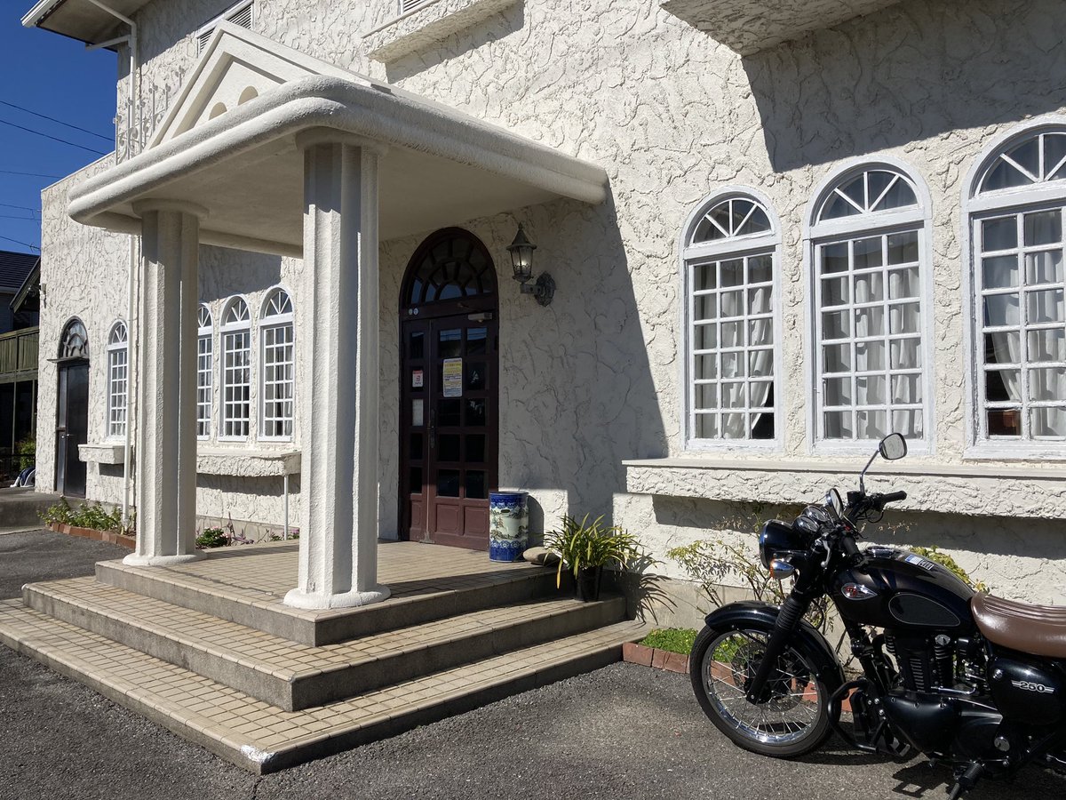 h_murphys's tweet photo. 天気良いのでぶらり🏍️💨
ついでに？目的の？栗スイーツも���能。
夕方は親知らずの抜歯🦷
ご褒美食べたし、これで頑張れるかな。
大人になっても抜歯初めてだから
恐いわ〜💦 https://t.co/kyVNLlUUA7