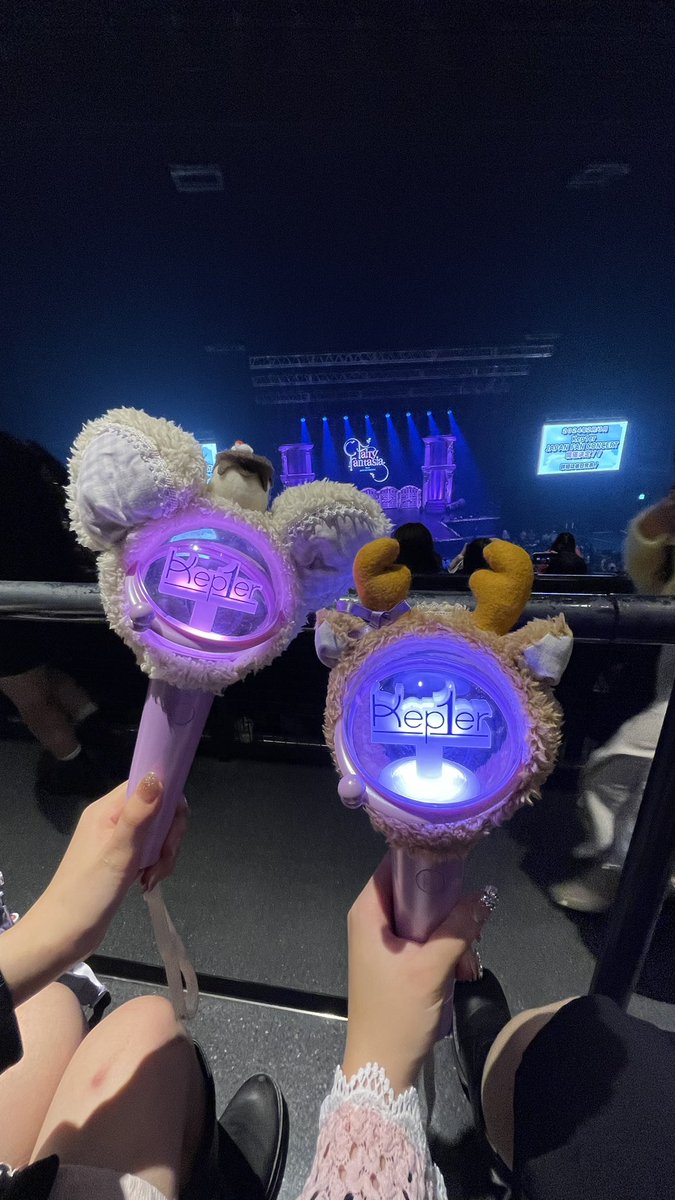 xiaoting_kokoro's tweet photo. Kep1er JAPAN FAN MEETING
“𝑭𝒂𝒊𝒓𝒚 𝑭𝒂𝒏𝒕𝒂𝒔𝒊𝒂” Day２💛💜

02女子、代々木以来やっと揃った〜😿❤️
会えた瞬間にみんなでキャーって言いながらハグした時に戻りたい…
めんたい何気初連番ありがとう₍ᐢ‥ᐢ₎ ♡
次も絶対連番しようね❕ https://t.co/wRlzOzbbcx