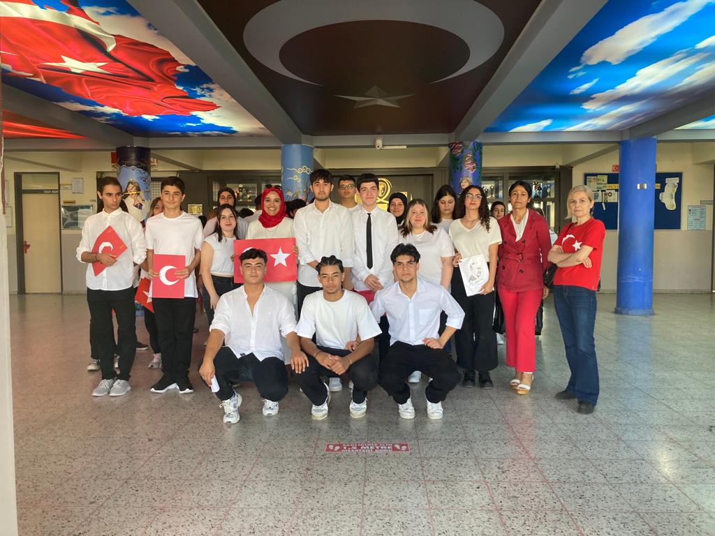 LisesiToros's tweet photo. Cumhuriyetimizin kuruluşunun 100.yıldönümü öğretmen ve öğrencilerimizin hazırladığı coşkulu etkinlikler ile kutlandı https://t.co/eUrDEmD4J4