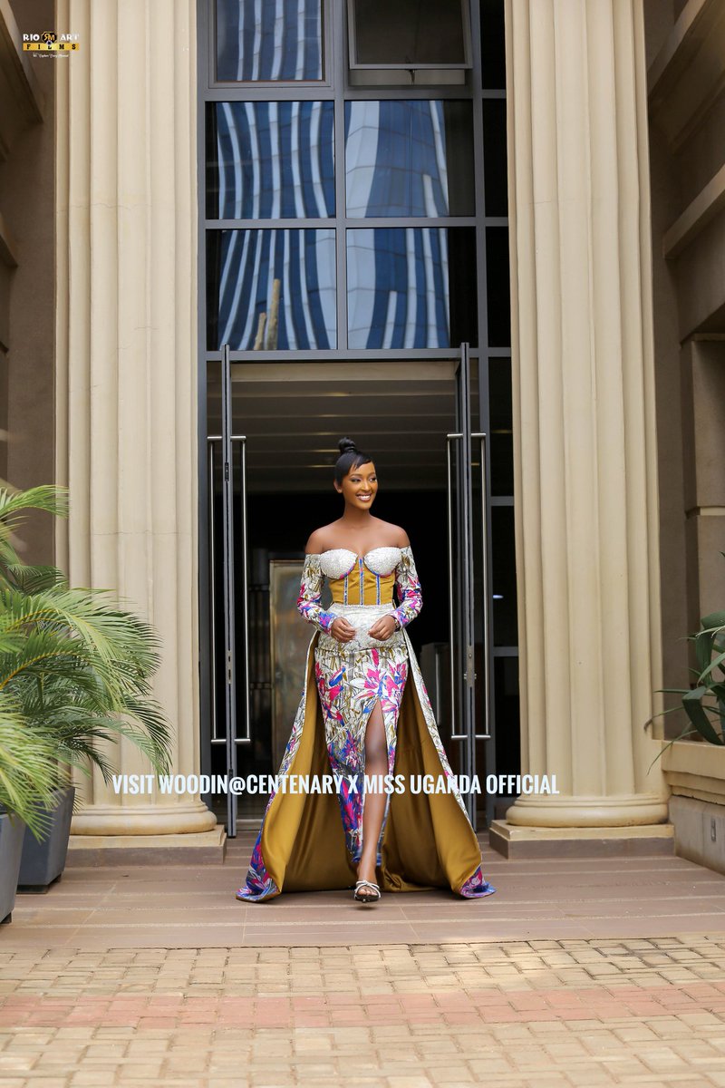 authenticfabric's tweet photo. Dear Wedding guest why look ordinary when you can look EXTRA-ORDINARY with custom made outfits by @woodin_at_centenarypark?
@MissUgOfficial @hannahkarema
#tariqjameel #GazaWar #matthewperry #woodin #kitenge #kitengi #africanprints #Trending https://t.co/oP3sM8tC30