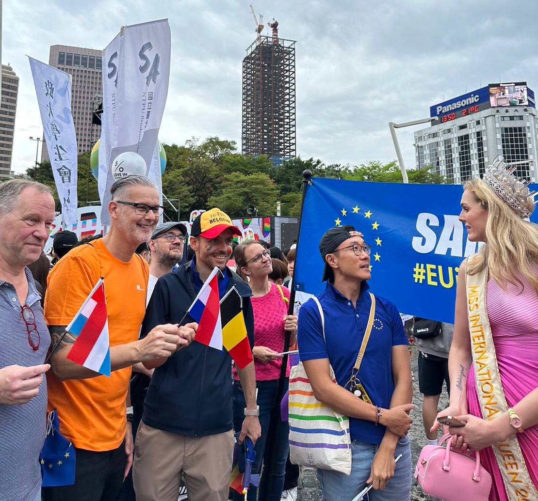 NLOT_Taiwan's tweet photo. Happy Pride 2023! 🌈 Our office is proud to have joined our colleagues from the EU and other EU member state offices and the #LGBTIQ+ community in supporting #EqualRightsForAll at the 21st #TaiwanPride Parade. Together: Resisting, Supporting, Healing! #StandwithDiversity https://t.co/abC4QRQ8SQ
