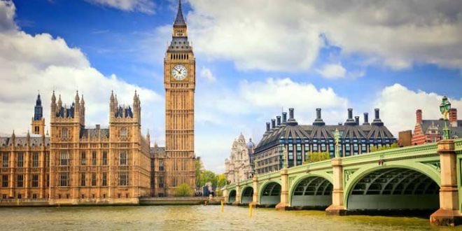 UN DÍA COMO HOY | El icónico reloj Big Ben de Londres se detiene durante 33 horas para llevar a cabo labores de mantenimiento. Esta pausa, que se extiende durante más de un día, marca la parada más prolongada en los últimos 22 años. La emblemática torre del Parlamento se