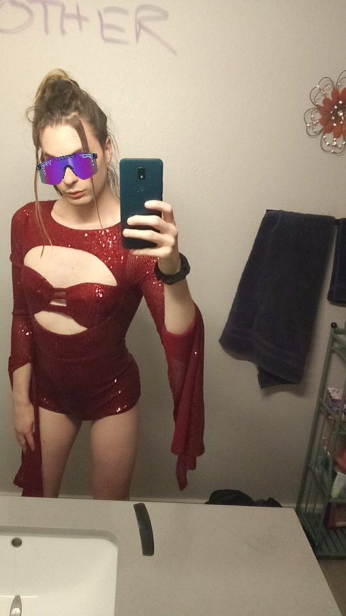 ScarlettMoon666's tweet photo. Love posing in the mirror and feeling sexy 💋💦💦
•
•
•
#curves #cuteass #clubfit #OF #trans #wet #xxx #whosfucking #sohorny #likewhatyousee #redsequence https://t.co/oBaLKXazIj