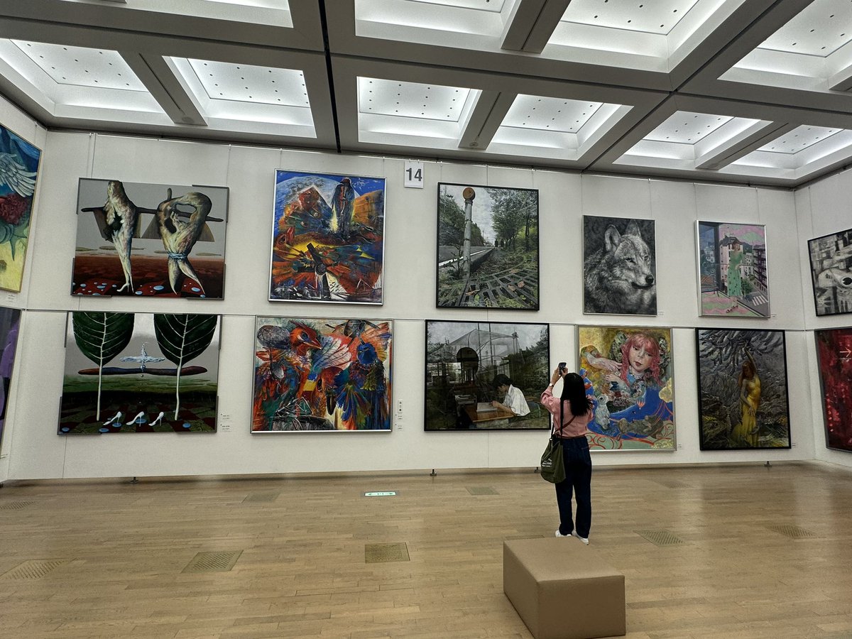 友人の絵がある展覧会来て教養アピール🤓アナログ絵描きさんたちゴイスー 