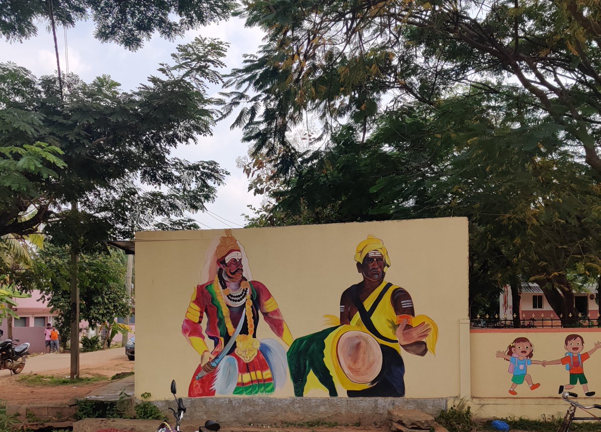 Just some random school wall painting!
#Karnataka #veeragasi #dollukunita #tumukuru