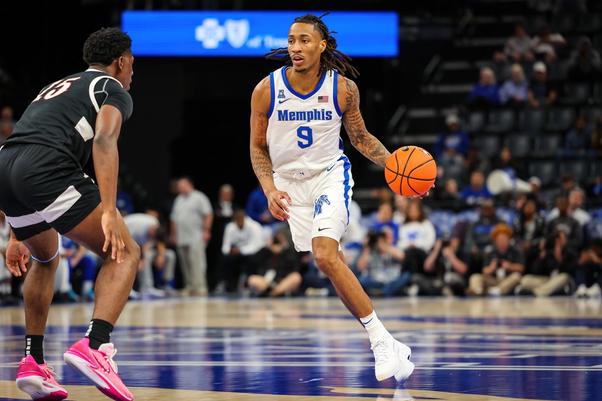 WesHalePhoto's tweet photo. I'm super pumped to be covering the Memphis Tigers mens hoops this season. Here are a few highlights from 106-49 win over Lane College.
#MemphisFlyer #RadActionPhotography #MemphisBasketball #Canon #MemphisSportsPhotographer #GoTigersGo