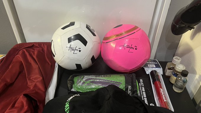 I have the best balls. #bestballs @AsiaLeesPage #thebeautifulgame https://t.co/ItSVszL38y<a href="/tag/bestballs"class="tags">#bestballs</a><a class="tags" target="_blank" title="On Twitter" href="/?out=eyJ0eXAiOiJKV1QiLCJhbGciOiJIUzUxMiJ9.eyJpYXQiOjE3MjQ2NDQzNjksImlzcyI6InR3cG9ybnN0YXJzLmNvbSIsIm5iZiI6MTcyNDY0NDM2OSwiZXhwIjoxNzU2MTgwMzY5LCJyZWRpcmVjdF91cmwiOiJodHRwczovL3R3aXR0ZXIuY29tL0FzaWFMZWVzUGFnZSJ9.gey0HT-PrZJTMapnlVqCWCBaKmGObpz-2hPaGt1sBZqp4A54rCHJU3DJTnPJ9th3asALsTW2NfxEOUH5K59dng">@AsiaLeesPage</a><a href="/tag/thebeautifulgame"class="tags"><span>#thebeautifulgame</span></a>
