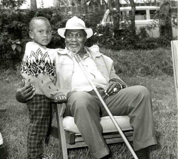 Last week we celebrated Uhuru's birthday but, 

If jomo was arrested in 1952 and released in October 11 1961, yet uhuru was born in October 26 1961, who is uhuru's father?😇🤔