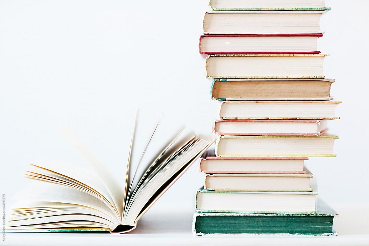 suridu's tweet photo. You shouldn't be afraid of someone who has library and reads many books.
You should fear who has only one book and considers it sacred, but has never read it.
#FriedrichNeitzsche https://t.co/pyuP3guDkD