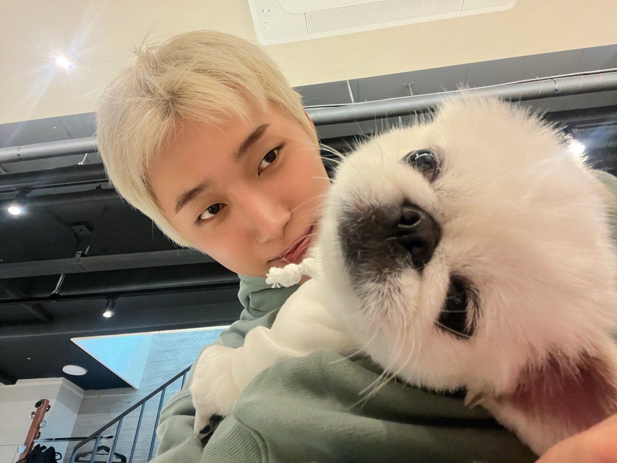 sparklinox's tweet photo. OMG JAEHAN WITH SOL https://t.co/RFZWWQEeRx