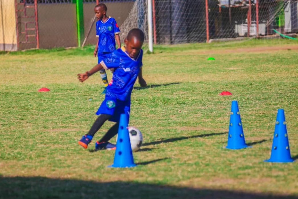 massanzajr's tweet photo. The future of Singida Fountain Gate FC is BRIGHTER!
#CatchThemEarly
#SingidaFutureBigStars
#SingidaYouthDevelopment
#ThePrideOfSingida
#FahariYaSingida https://t.co/PEuFttcuZS
