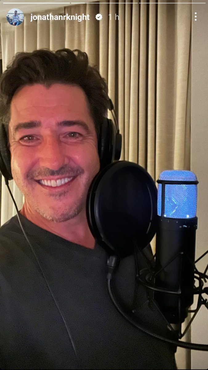 histfamilles's tweet photo. To be the better version of yourself.
To make the world better and happier.
To outgrowth all fears and apprehensions.
To be yourself and shine.
#Hesdoingit (cf #4) #SoProud
If there ever was a day Im proud to be a #Blockhead, this is the one. https://t.co/oG8DLQ42Is