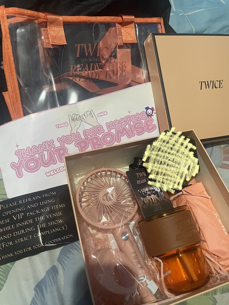dubchaenq's tweet photo. WTS/LFB

TWICE VIP PACKAGE for ₱3000

- with a FREE official indemand pc (2nd pic)
- incl: pvc bag, box, mini fan, tumbler, umbrella, rtb photocard
- sdd | gcash
- dm or reply 

🏷️ ready to be in bulacan ph philippines nayeon jeongyeon momo sana jihyo mina dahyun chaeyoung tzuyu https://t.co/JrxZLx22PZ