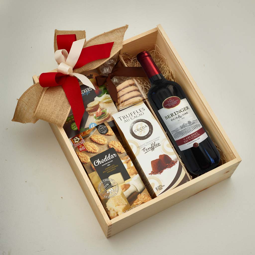 marshagouw's tweet photo. Wine and snacks. https://t.co/0Ol6oJT3Bb