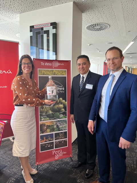 LANZBC's tweet photo. Last week we had a superb event in Christchurch: 'What CPTPP means for your business'. Thanks to @bnzba, @nzasean for collborating with us and to our panellists, moderator, attendees and event partner Bank of NZ  New Zealand. Thanks to the @EmbassyPeru_NZ for their particpation. https://t.co/kM5FYBTGXz