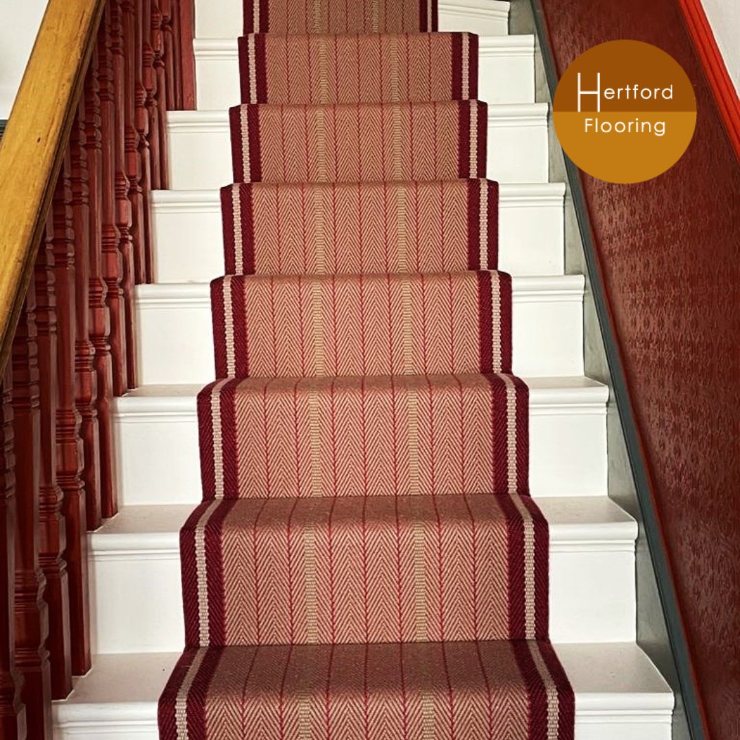 HertfordFloor's tweet photo. One of the most popular designs from #rogeroates (The double stripe)
#Beautiful
- The Trent Raspberry
#theartofflatweave #herringbone #design #stairrunner #homedecor #inspiration #home
π π§‘π π§‘π
#homeinterior #feelinspired #Timeless #classic
π π§‘π π§‘π
#hertfordflooring https://t.co/V3e9r3wf9P