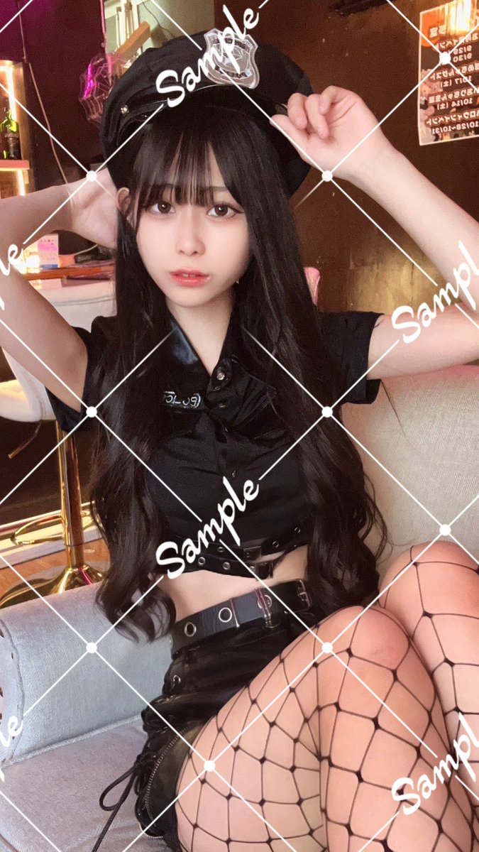 今日の違法ちゃんはポリスです
@illegal_maid