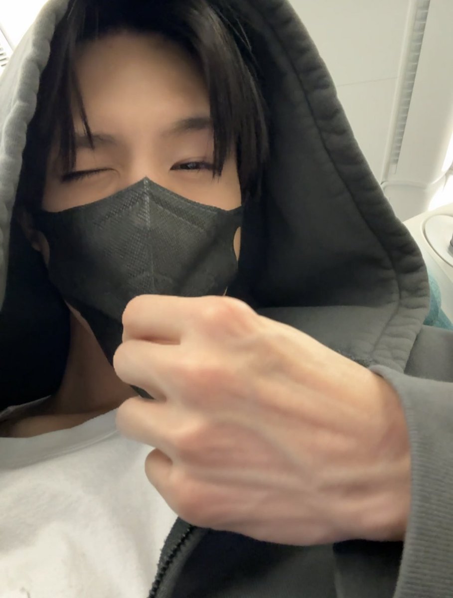 แฟนหนุ่มวัสดุสุดๆ หล่อเท่ยันเส้นเลือดที่มือ