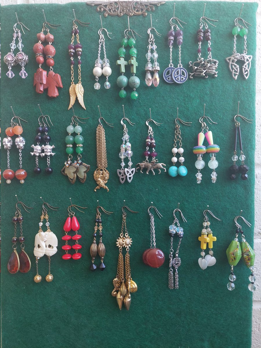 I made these.

This is just some of the earrings I've made...

#handmadejewelry #jewellery #autisticadult #autisticcreator #ActuallyAutistic