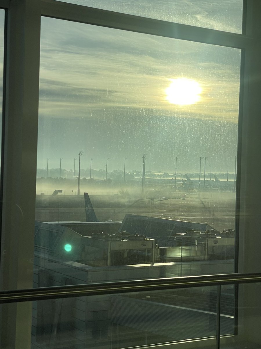 IObert_'s tweet photo. Catching an early fight from MUC to @twilio #SignalConf London 2023 ✈️ https://t.co/NrvD228zqa