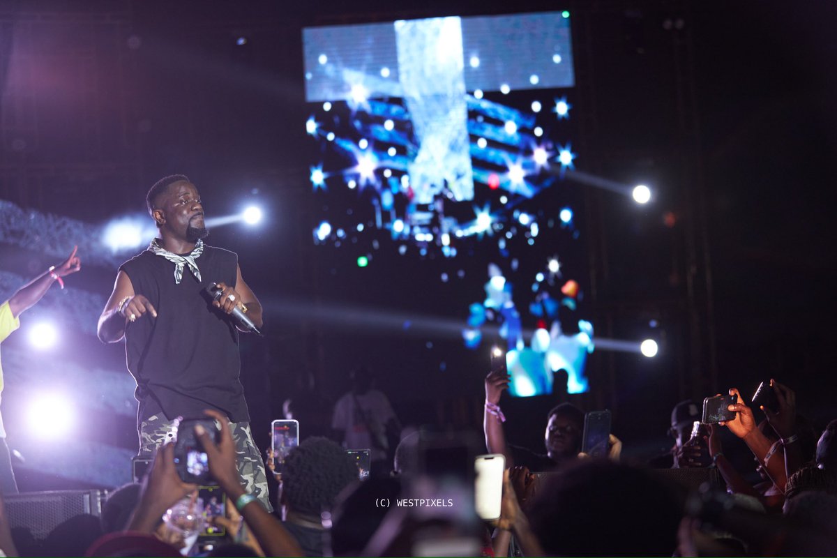 west_pixels_'s tweet photo. Last Night EAT DRINK MUSIC festival. @eatdrinkmusicgh
@sarkodie 
Shot by @west_pixels_ https://t.co/qjGUxr7HbB