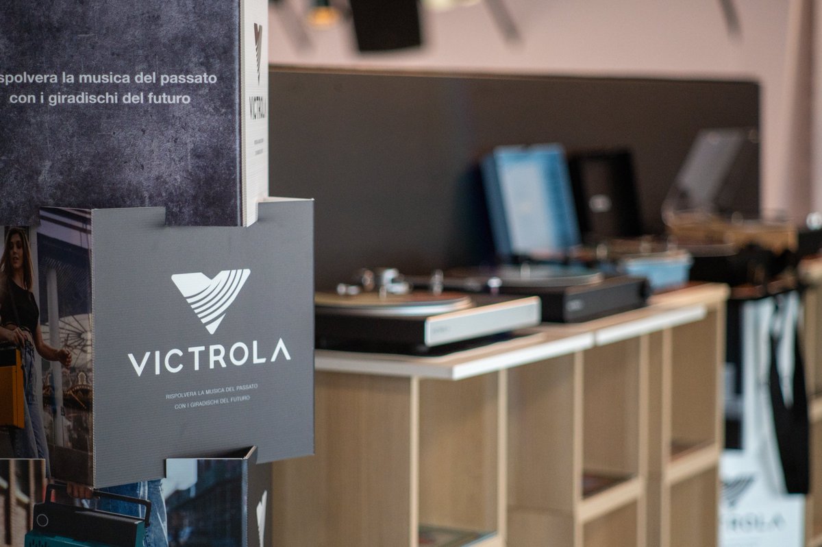 È passata solo una settimana dal nostro #NataleaCasaNital, ma ricordiamo perfettamente la splendida melodia. <a href="/Sonos/">Sonos</a> e #Victrola hanno decisamente amplificato l'aria di Festa! #Nital