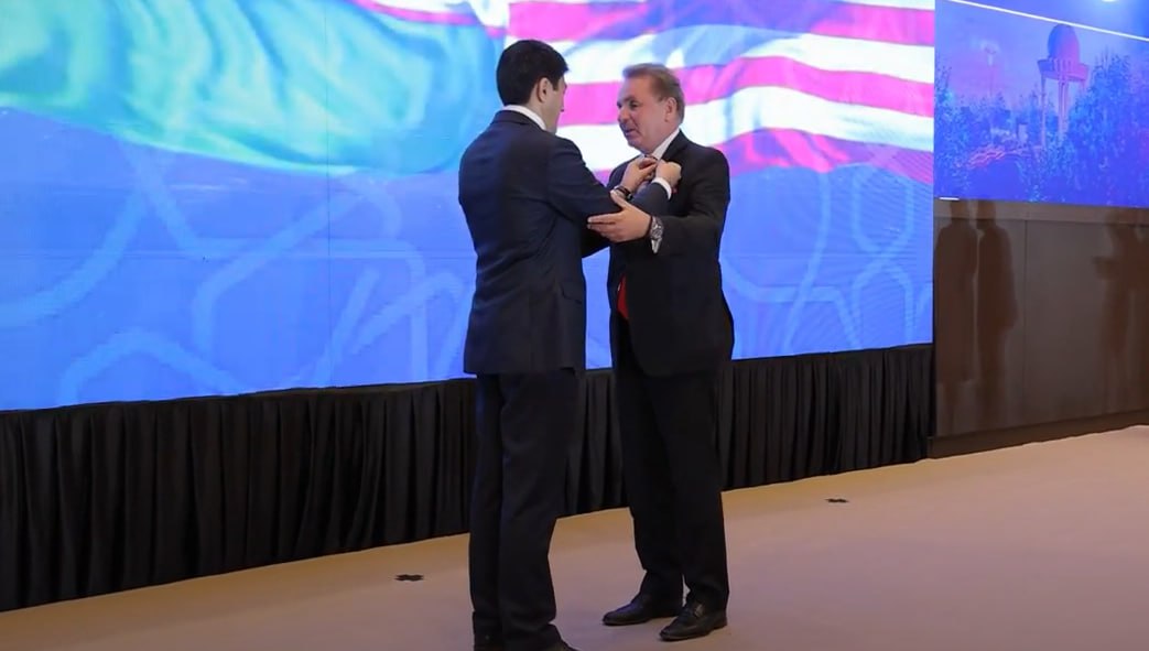 WTashkent's tweet photo. President Julian Schuster receives 'Healthcare Excellence of the Republic of Uzbekistan' badge by Uzbekistan's Ministry of Health, highlighting his significant impact on healthcare and commitment to advancing medical education in Uzbekistan.
Read more: https://t.co/sBf1lm9Wx2 https://t.co/ccdjj1JSQP