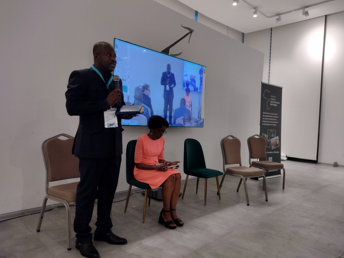 CongoPeat's tweet photo. 3/4 Prof Raphael Tshimanga @CrrebacUniKin co-chair #CBSI discusses the plan to mobilise funding for science on #congobasin ecosystems, biodiversity and climate, how they interact with human activity and how this data can be used to promote sustainable development. https://t.co/EAQo3Ou7nG