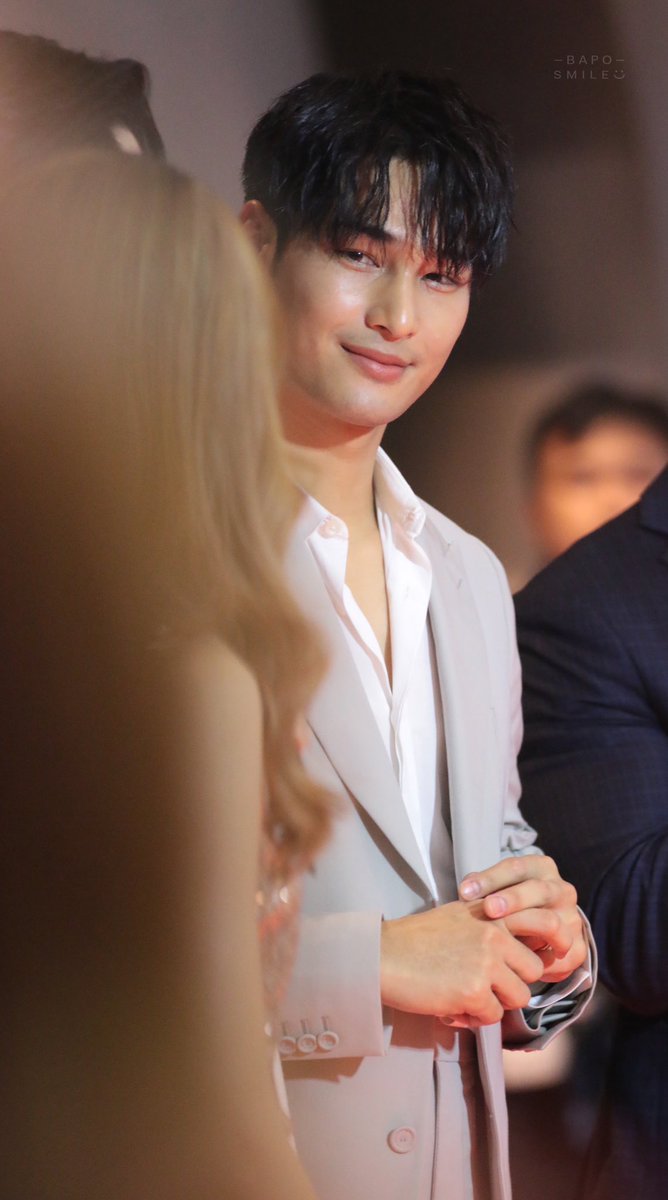 ApoMermaid's tweet image. Every apocolleagues dream. to be stared at by him

APO AT THE 11TH HOWE AWARDS
#HOWEAWARDS2023XAPO
#HOWEAWARDS2023
@Nnattawin1 #Nnattawin