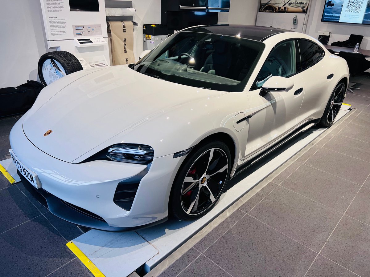 Marsh80's tweet photo. Recently I was lucky enough to take a Porsche Taycan 4S for a test drive, what an amazing car! By far the best I've ever driven - so comfortable and luxurious.
#TheTaycanTest #Porsche #PorscheTaycan #PorscheElectric #SoulElectrified #PorscheCentreBolton #StratstoneUK #gifted #ad https://t.co/5GboKc63cc